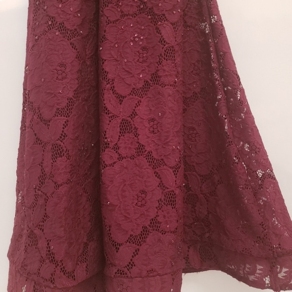 Betsy & Adam Lace Dress - Picture 4 of 6